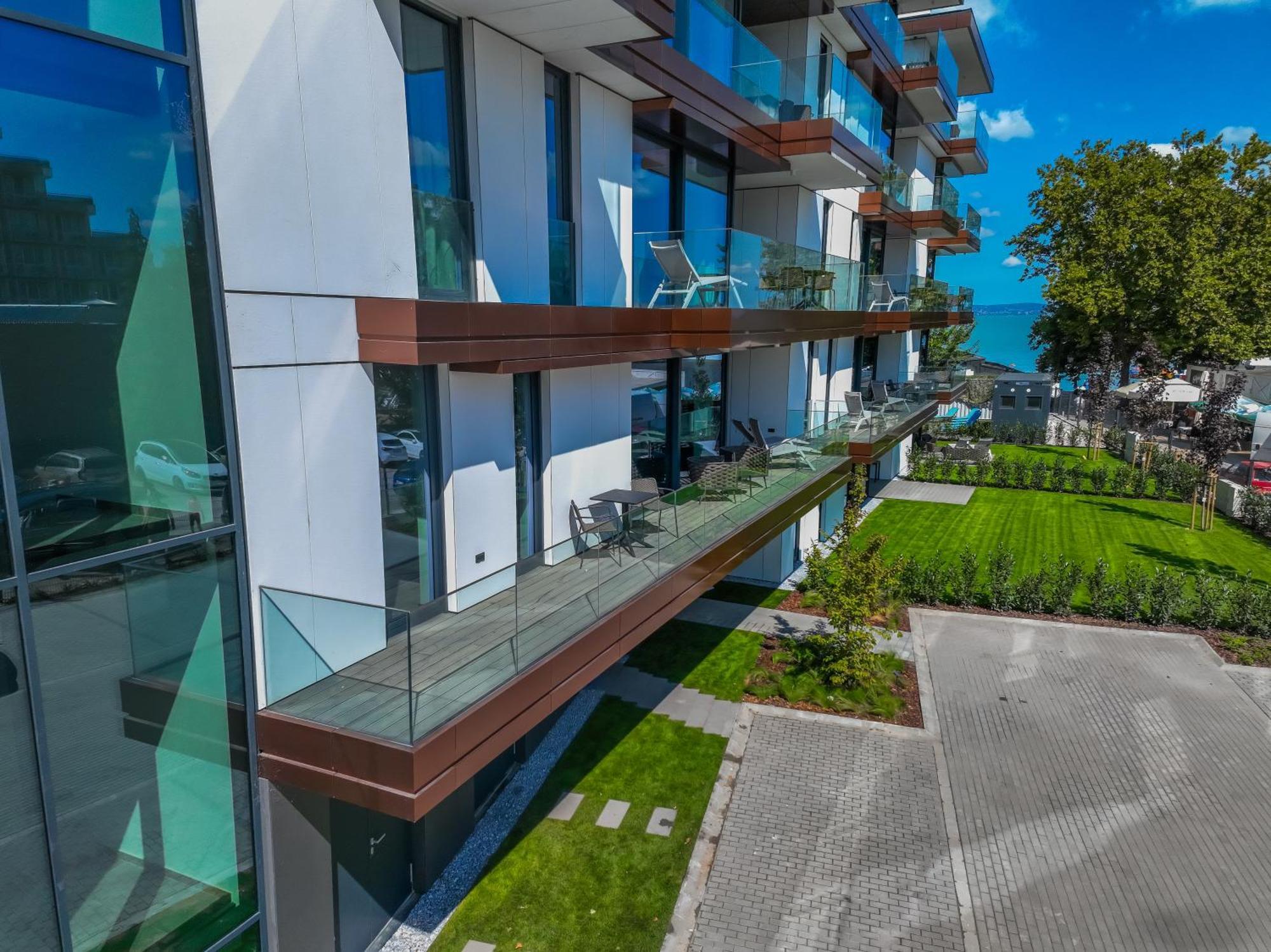 Bj81 Suite Hotel Siófok Eksteriør bilde