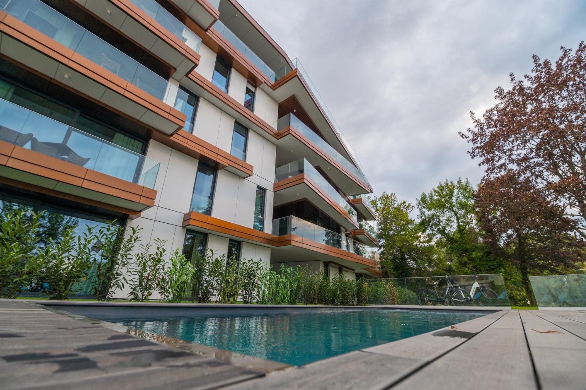 Bj81 Suite Hotel Siófok Eksteriør bilde