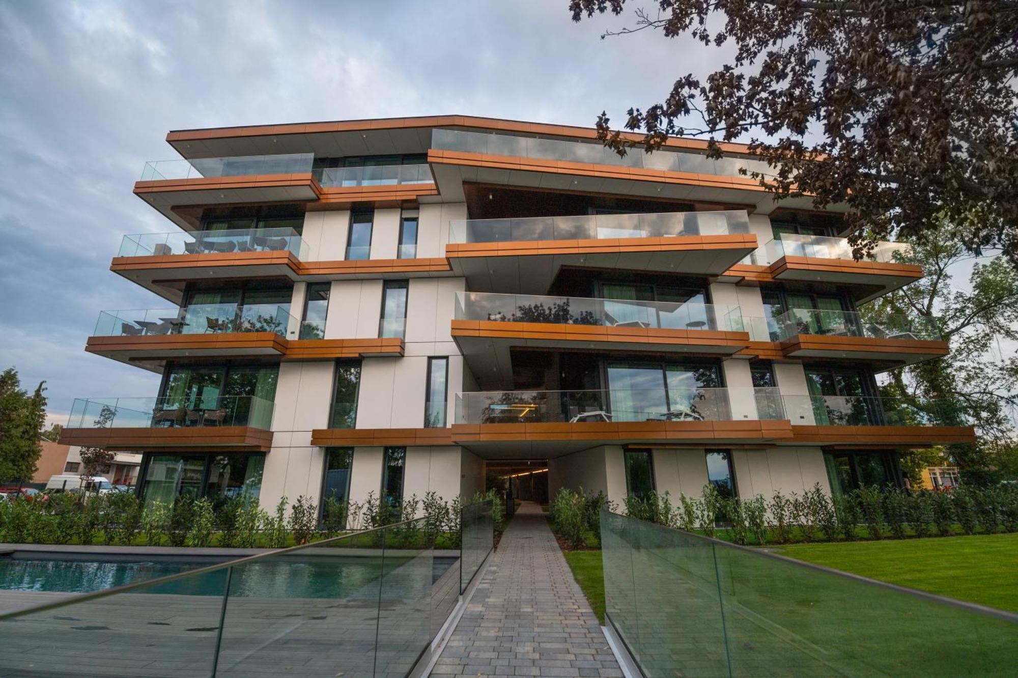 Bj81 Suite Hotel Siófok Eksteriør bilde