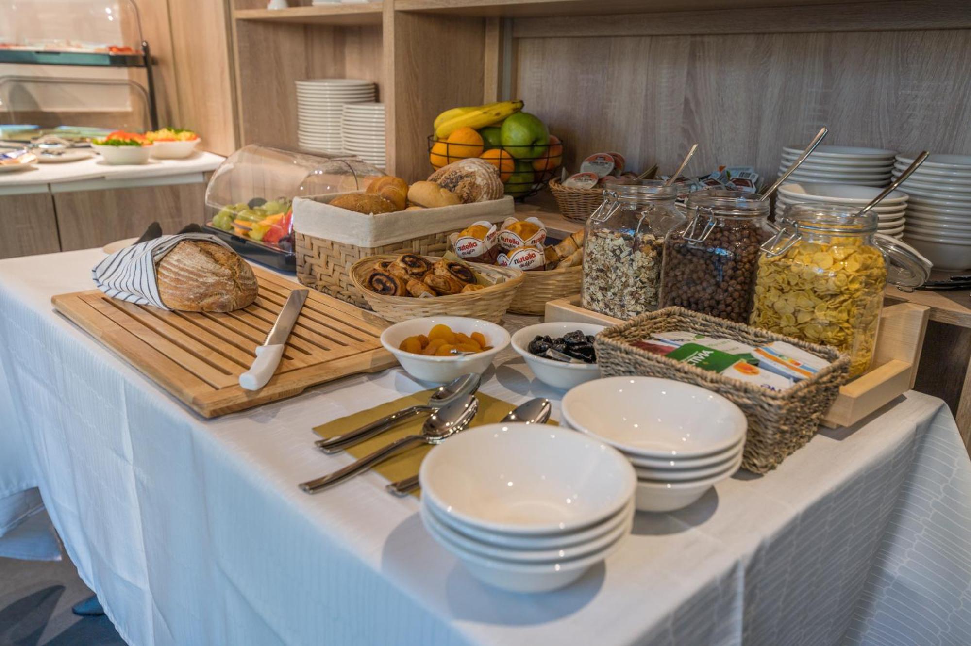 Bj81 Suite Hotel Siófok Eksteriør bilde