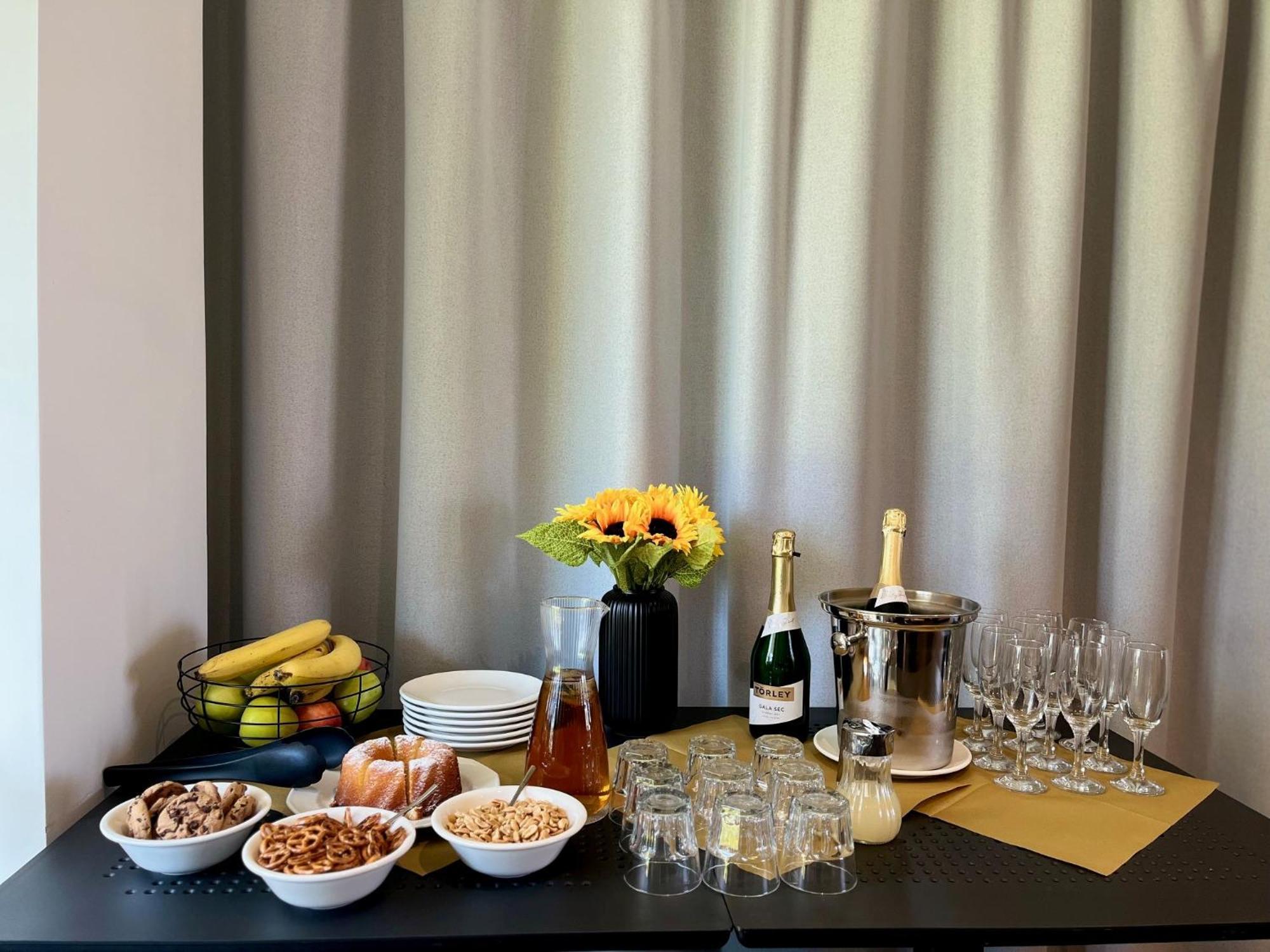 Bj81 Suite Hotel Siófok Eksteriør bilde